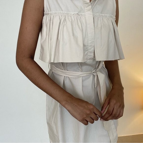 Mango shirt dress with clinched waist belt. Ruffles on top, in cream or beige. - Picture 3 of 6